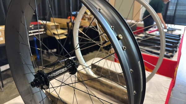 No-Nonsense Carbon Fatbike Wheels